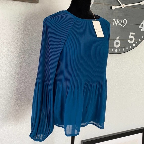 a new day Blue pleated blouse - XS - Picture 1 of 4